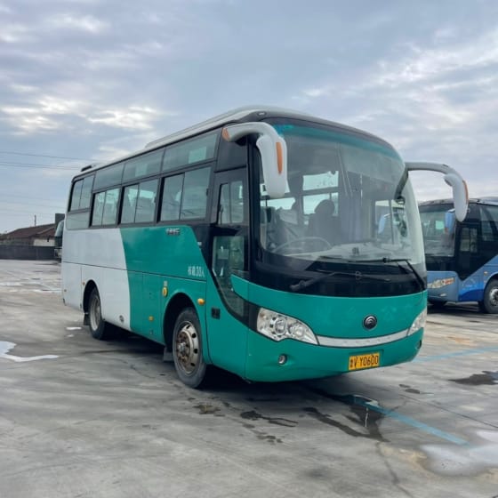 2015 7.5m yutong diesel coach bus used for public transportation