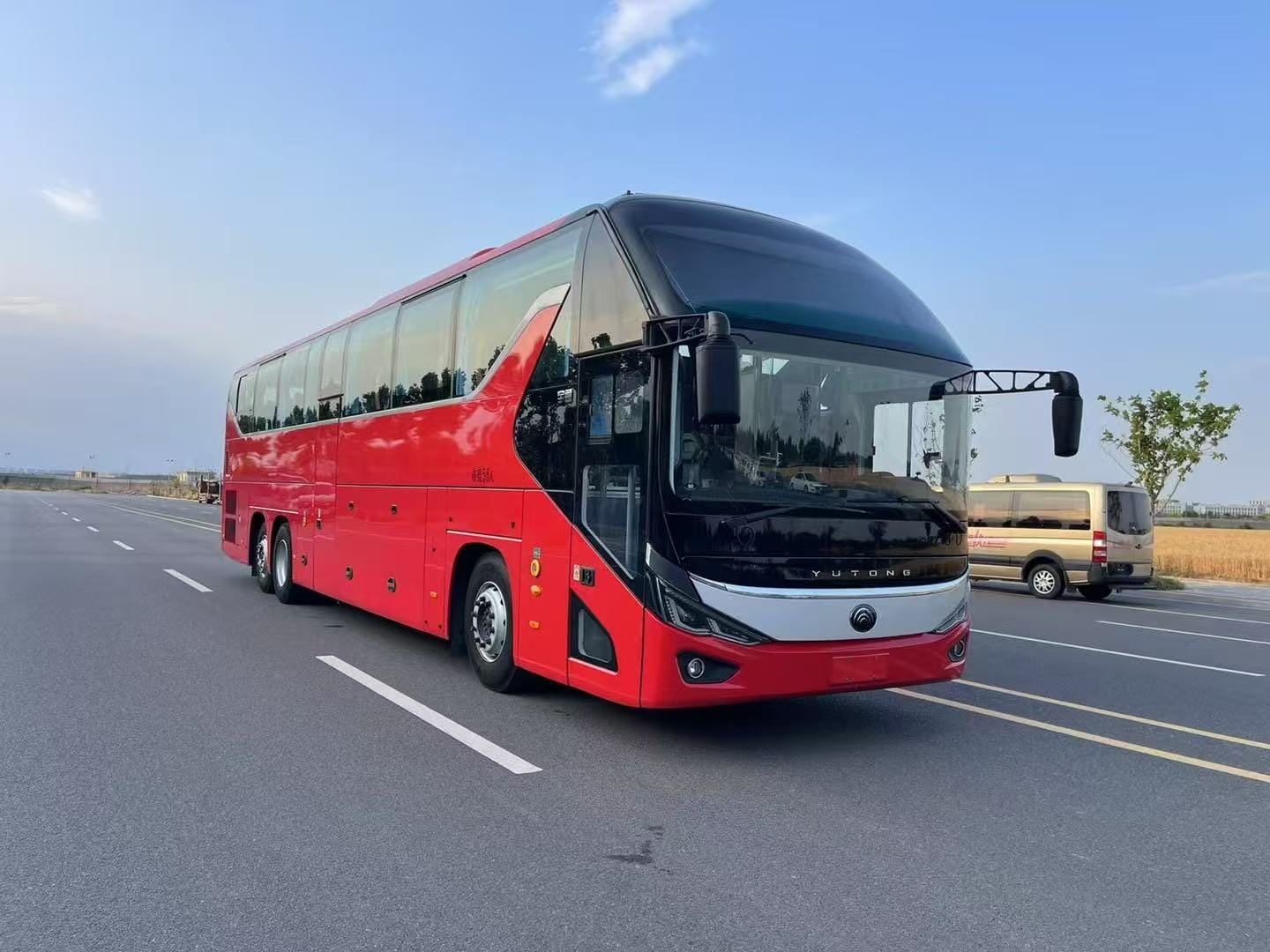 2021 Yutong 56 Seats Used Diesel Coach Bus with Weichai Engine