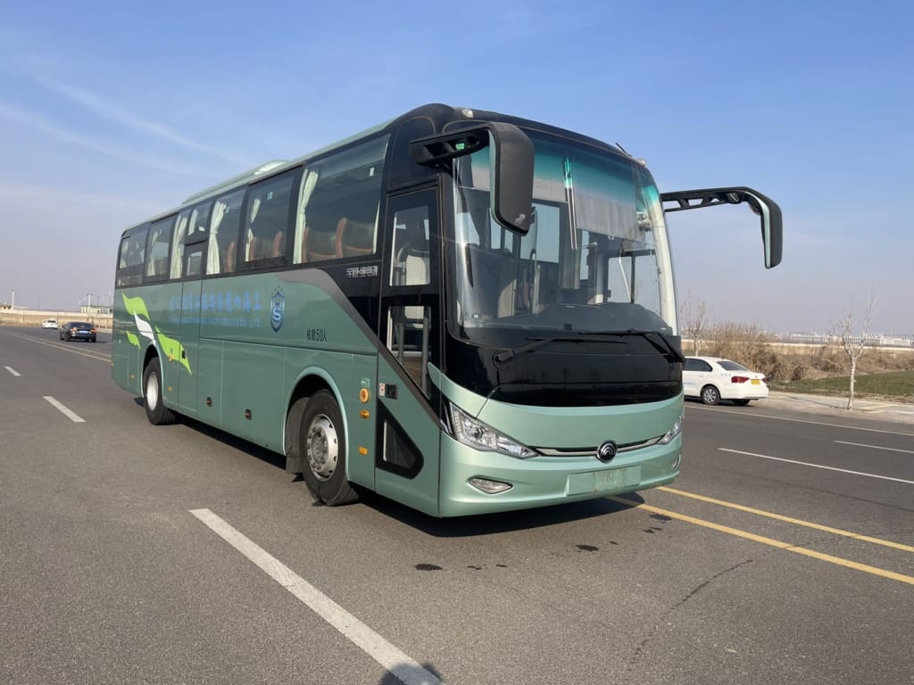 2022 50 Seats Used Yutong Electric Coach Bus 180kWh Battery
