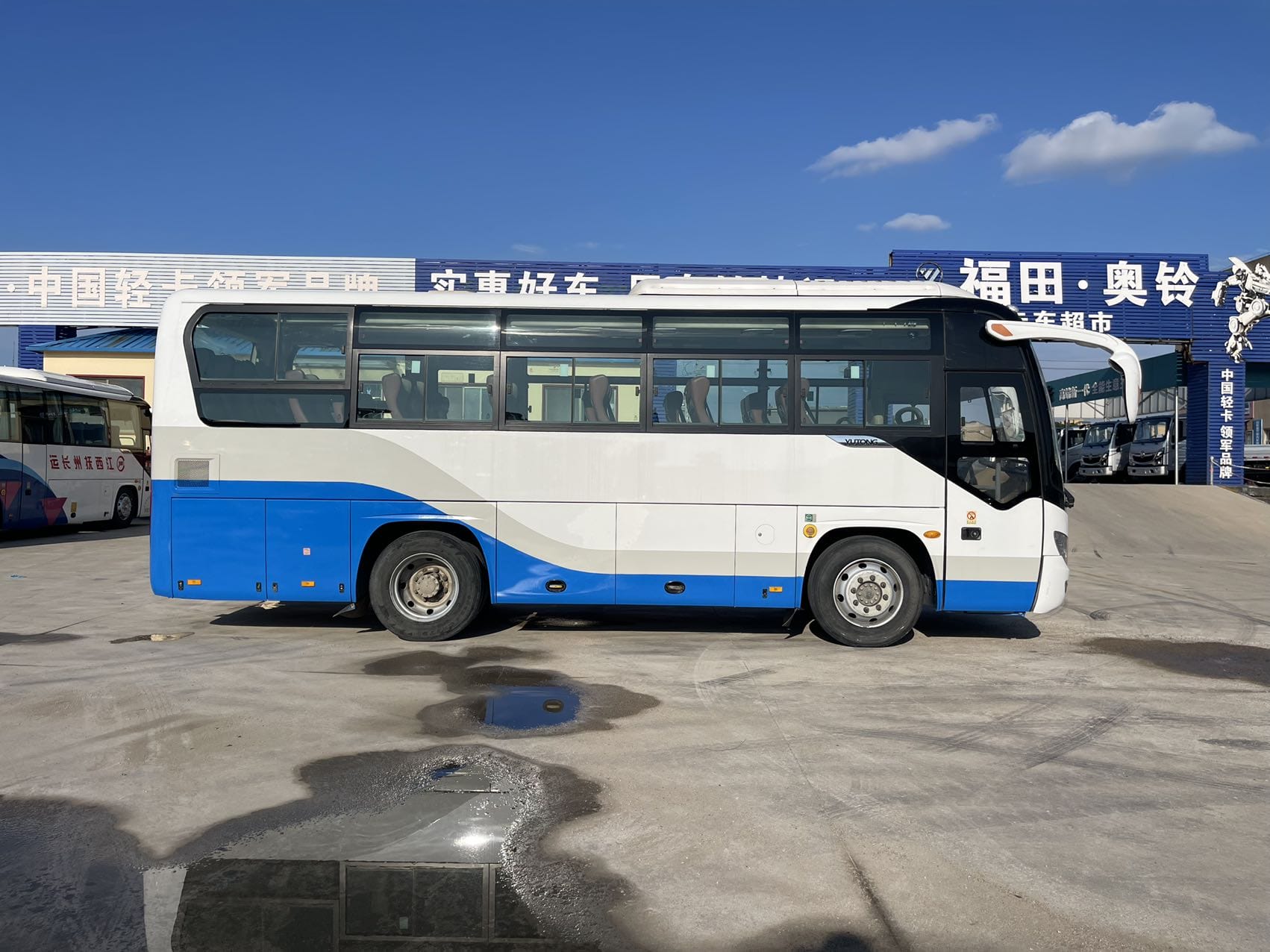 8м 30-местный Yutong 6816 Сделано в 2017 с двигателем Yuchai б/у туристический автобус