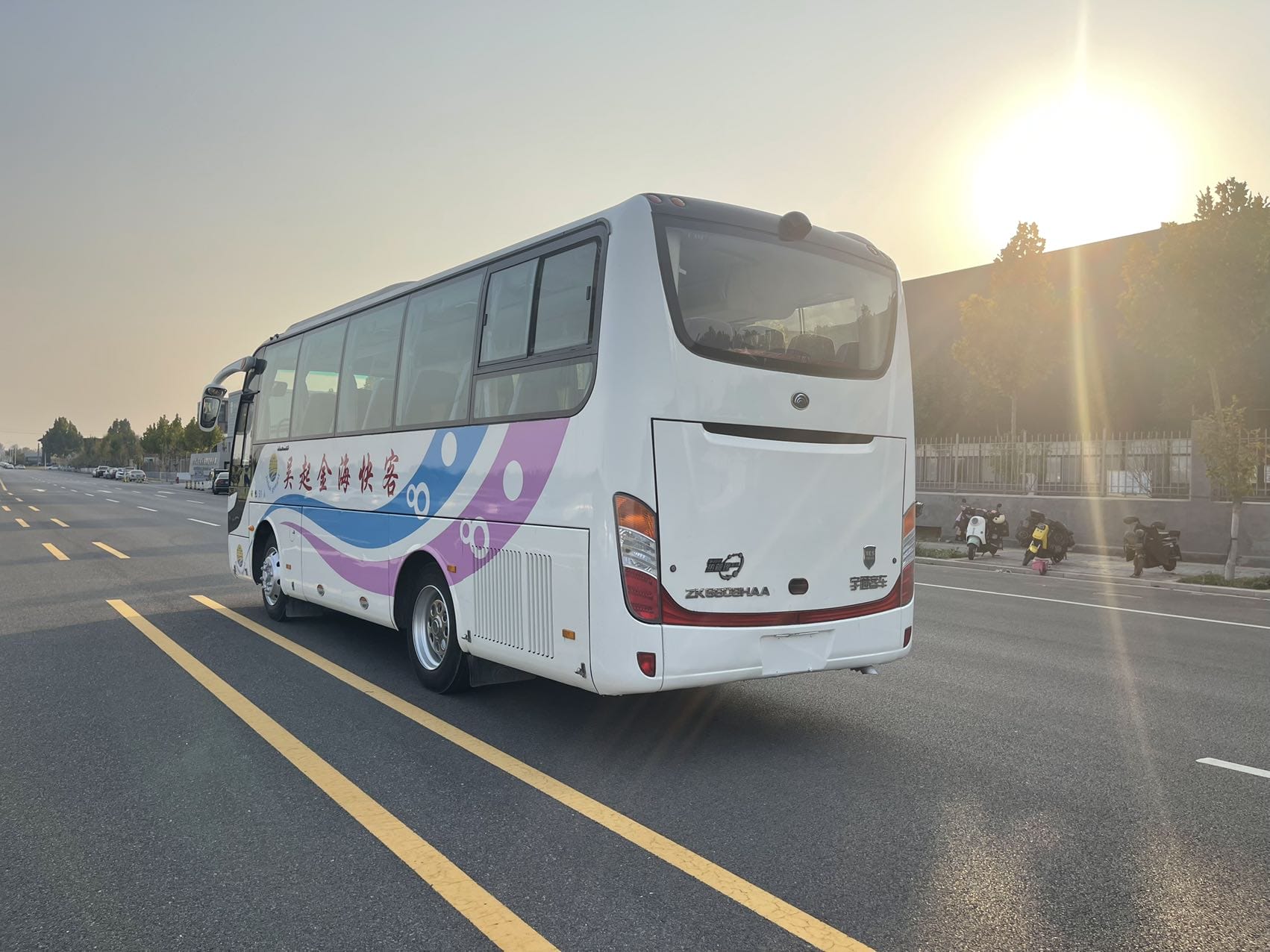 2013 8m yutong 31 seats used coach bus with airbag chassis and Euro 4 emission