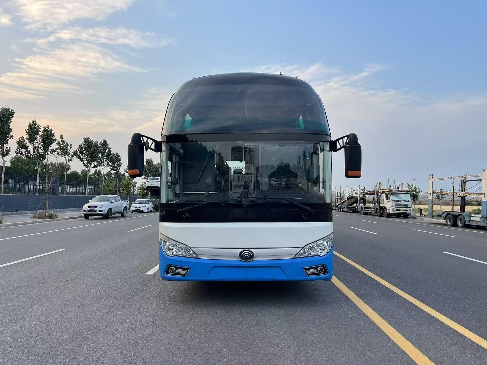 Luxury City Bus 33 seats with WC