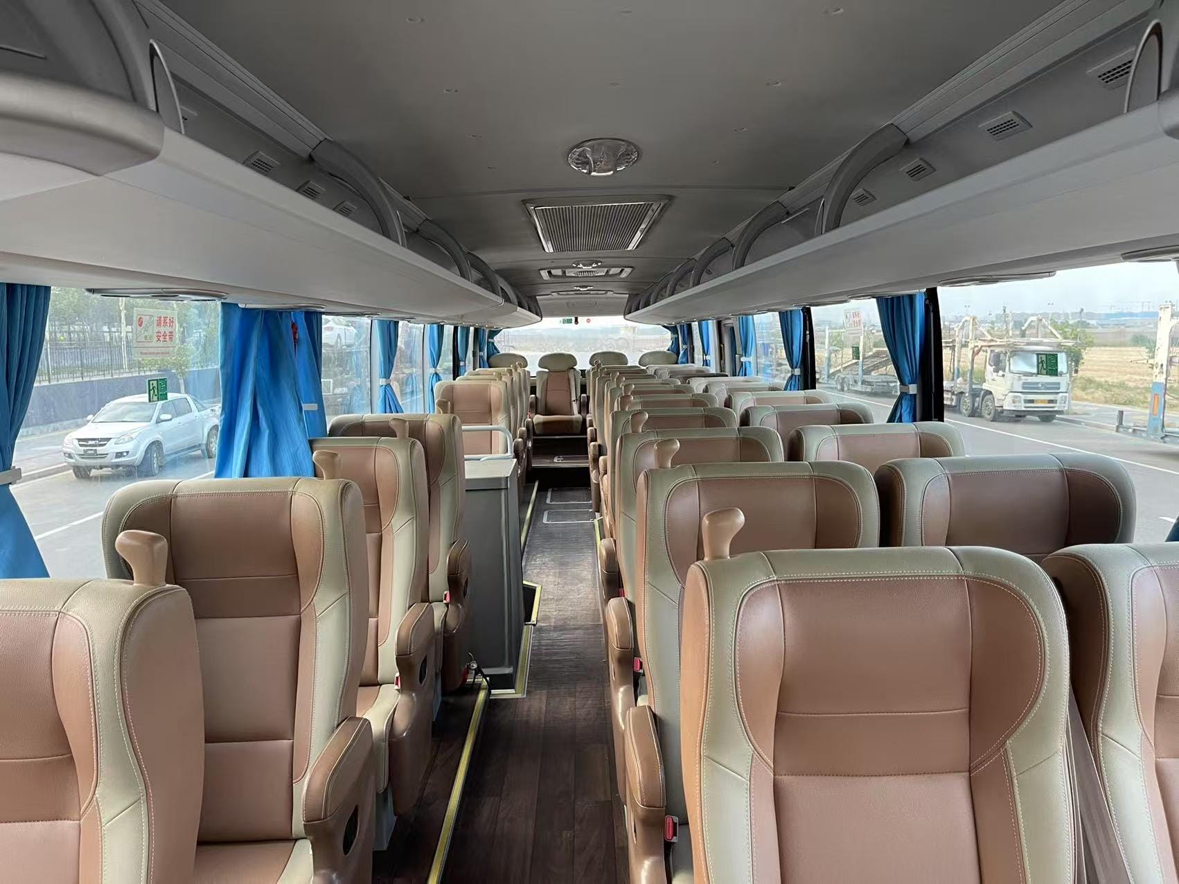 Luxury City Bus 33 seats with WC