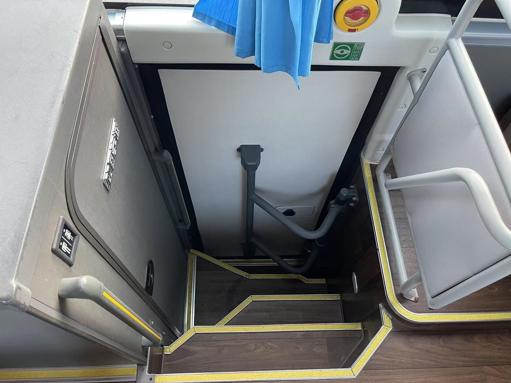 Luxury City Bus 33 seats with WC