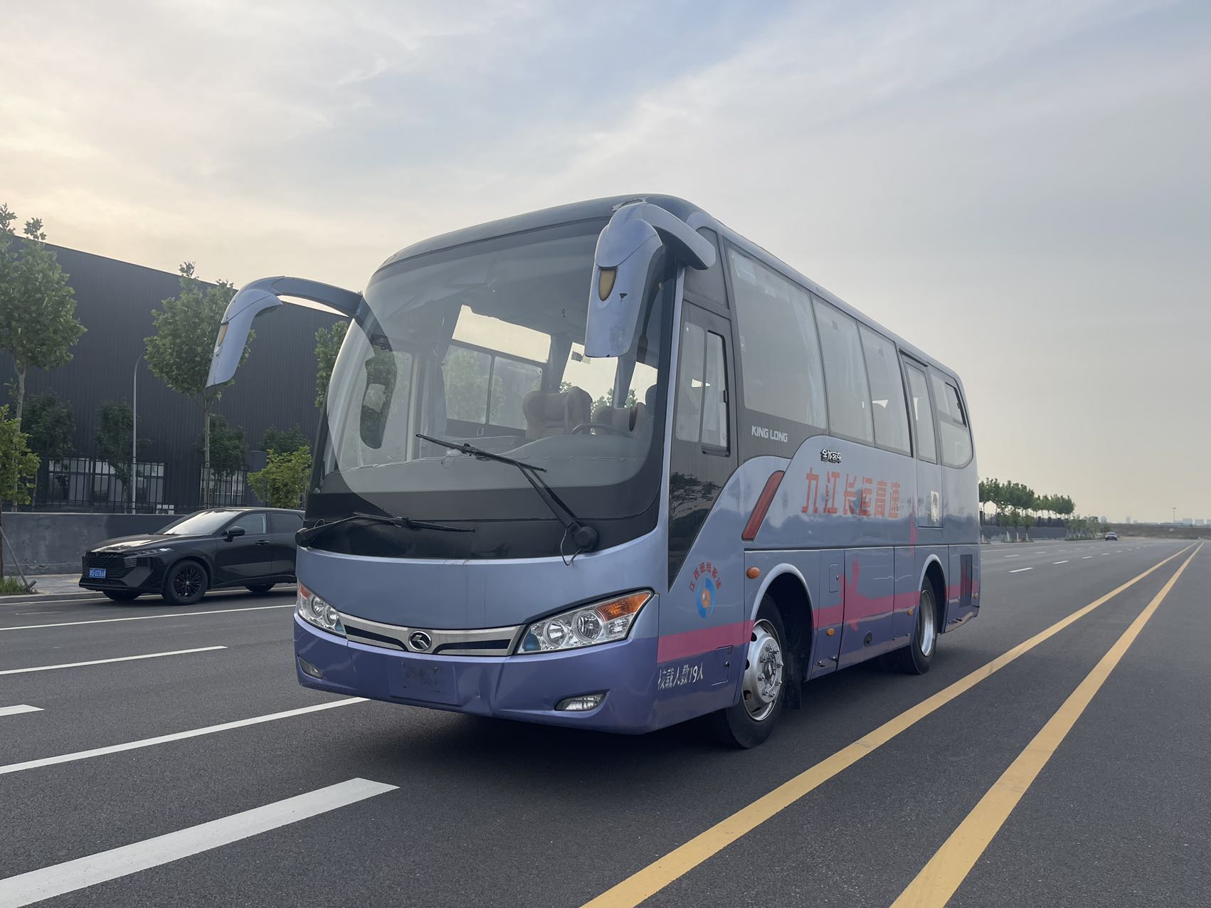 2016 19 seats kinglong 6759 used diesel coach bus with yuchai engine